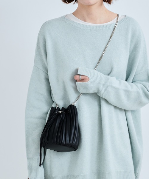 DouDou(ドゥドゥ)の「プリーツポシェット(ショルダーバッグ・レディース・ベージュ/ブラック・FREE)」の7枚目の写真