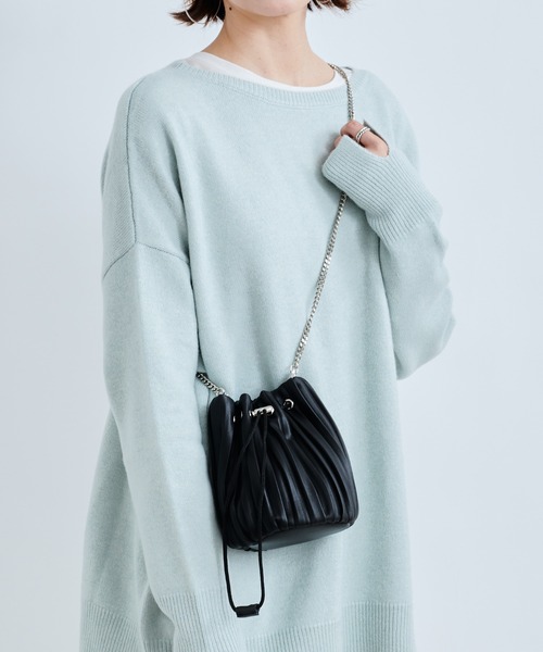 DouDou(ドゥドゥ)の「プリーツポシェット(ショルダーバッグ・レディース・ベージュ/ブラック・FREE)」の8枚目の写真