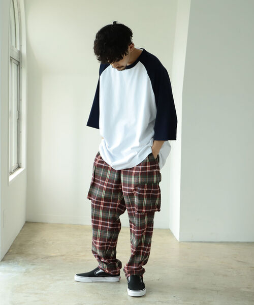 BEAMS(ビームス)の「BEAMS / ルーズ ベースボール Tシャツ(Tシャツ/カットソー・メンズ・ホワイト/ベージュ/グレー系その他・SMALL/MEDIUM/LARGE/X-LARGE)」の4枚目の写真