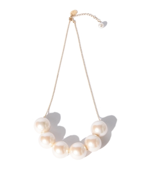 Ray BEAMS（レイビームス）の「February for BEAMS / BIGパール ネックレス（ネックレス・レディース・ホワイト・ONE SIZE）」の5枚目の写真