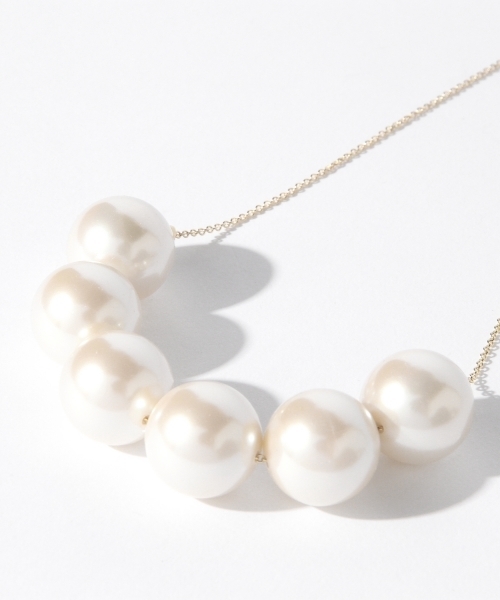 Ray BEAMS（レイビームス）の「February for BEAMS / BIGパール ネックレス（ネックレス・レディース・ホワイト・ONE SIZE）」の6枚目の写真