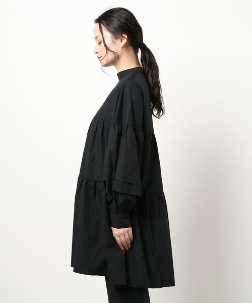 LOWRYS FARM（ローリーズファーム）の「ティアードタックチュニックＬＳ　927718（シャツ/ブラウス・レディース・ホワイト/ブラック/ブラウン・FREE）」の4枚目の写真
