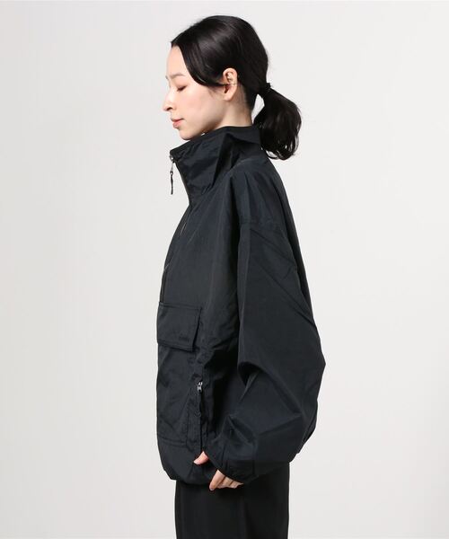 Levi's（リーバイス）の「AMELIA ウィンドブレーカー CAVIAR（ナイロン