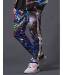 REGIEVO（レジエボ）の「REGIEVO 総柄転写プリントジョガーパンツ（その他パンツ）」