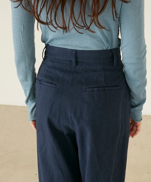 ANGIE(アンジー)の「コットンリネンタックパンツ(その他パンツ・レディース・ナチュラル/マスタード/ネイビー・LARGE/MEDIUM)」の12枚目の写真