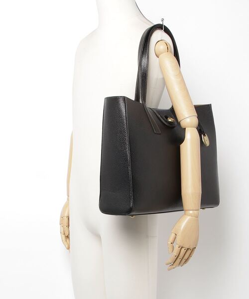 TOFF&LOADSTONE（トフアンドロードストーン）の「ブラスボタン シュリンク（M）（トートバッグ・メンズ・ダークネイビー/ブラック/グレー・FREE）」の6枚目の写真