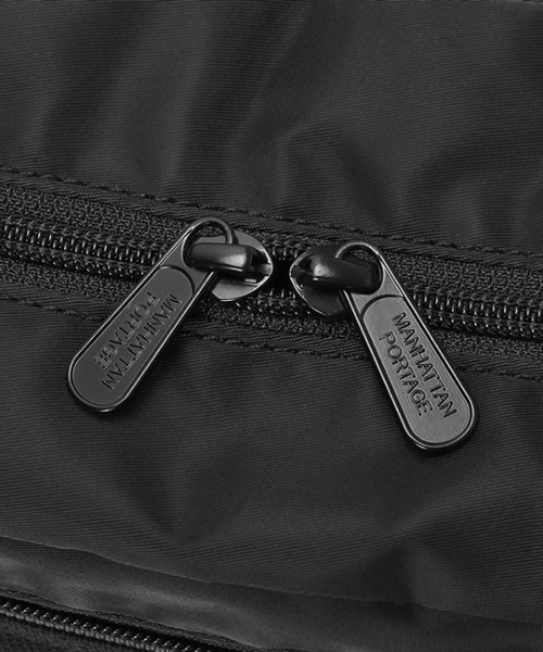 Manhattan Portage（マンハッタンポーテージ）の「Sprinter Bag Flight Nylon（ショルダーバッグ・メンズ・ブラック/オリーブ・SMALL）」の7枚目の写真