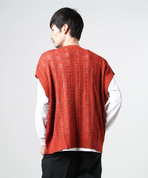 WEGO（ウィゴー）の「WEGO/透かし編みベスト（ベスト・メンズ・ブラック/ダークオレンジ・MEDIUM/LARGE）」の6枚目の写真