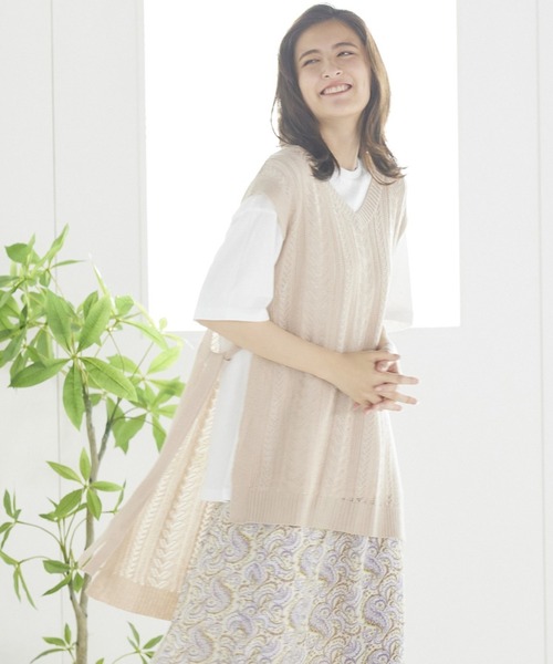 LIPSTAR(リップスター)の「【セット商品】透かし編みニットベスト&半袖無地Tシャツ(アンサンブル・レディース・ブラック/ベージュ/グリーン・M)」の2枚目の写真