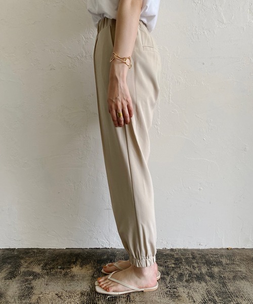 CAPRICIEUX LE'MAGE（カプリシューレマージュ）の「ピンタックジョガーパンツ（その他パンツ・レディース・ホワイト系その他/ブラック/グリーン・36/38）」の5枚目の写真