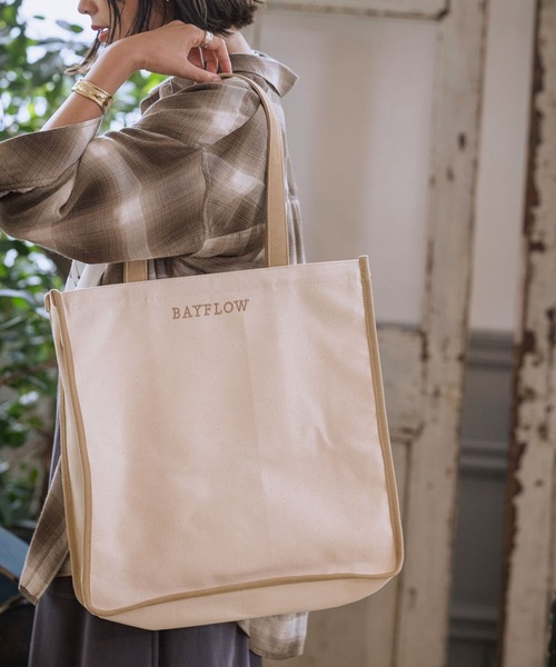 BAYFLOW（ベイフロー）の「WEB限定 ビッグスクエアトート（トートバッグ・レディース・ブラック/ベージュ・FREE）」の21枚目の写真