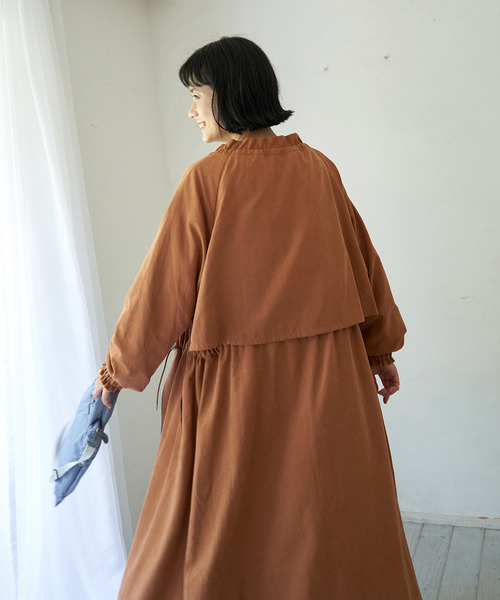 LBC（エルビーシー）の「ギャザーロングコート（ノーカラーコート・レディース・チャコールグレー/ブラウン/ダークオリーブ・M）」の5枚目の写真