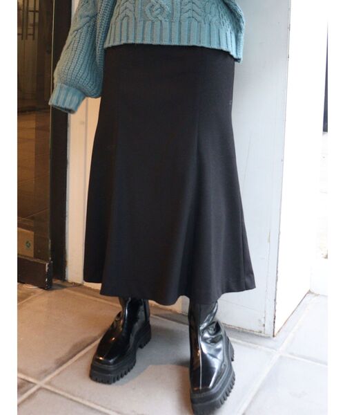 MURUA（ムルーア）の「ニュアンスマーメイドスカート（スカート・レディース・ブラック/ブラウン/その他1・1/2）」の2枚目の写真