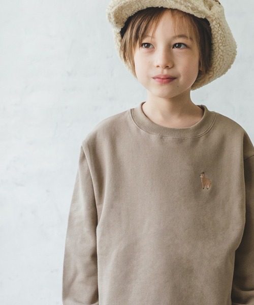 pairmanon(ペアマノン)の「【毛玉になりにくい裏起毛】【かぞくおそろい】ユニセックスワンポイント刺繍トレーナー(スウェット・キッズ・ブルー系その他/グレー系その他2/ブラック×ホワイト/ホワイト系その他/グレー系その他3/ブラウン系その他4/ブラック系その他/グレー系その他/ブラウン系その他5/ベージュ系その他2/ベージュ系その他3/ベージュ系その他/パープル系その他6/ブルー系その他2/ブラック×ブラック/グリーン系その他/ブルー系その他6/ブラック系その他4/ブルー系その他5/ブルー系その他4/グリーン系その他3/イエロー系その他/イエロー系その他2/ベージュ系その他4/ブルー系その他3/ピンク系その他/ピンク系その他2/ピンク系その他3/ブラウン系その他3/ブラウン系その他/パープル系その他/ピンク系その他6・100/110/120/130/140/150/90)」の13枚目の写真