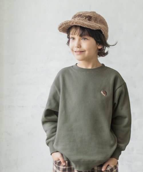 pairmanon(ペアマノン)の「【毛玉になりにくい裏起毛】【かぞくおそろい】ユニセックスワンポイント刺繍トレーナー(スウェット・キッズ・ブルー系その他/グレー系その他2/ブラック×ホワイト/ホワイト系その他/グレー系その他3/ブラウン系その他4/ブラック系その他/グレー系その他/ブラウン系その他5/ベージュ系その他2/ベージュ系その他3/ベージュ系その他/パープル系その他6/ブルー系その他2/ブラック×ブラック/グリーン系その他/ブルー系その他6/ブラック系その他4/ブルー系その他5/ブルー系その他4/グリーン系その他3/イエロー系その他/イエロー系その他2/ベージュ系その他4/ブルー系その他3/ピンク系その他/ピンク系その他2/ピンク系その他3/ブラウン系その他3/ブラウン系その他/パープル系その他/ピンク系その他6・100/110/120/130/140/150/90)」の17枚目の写真