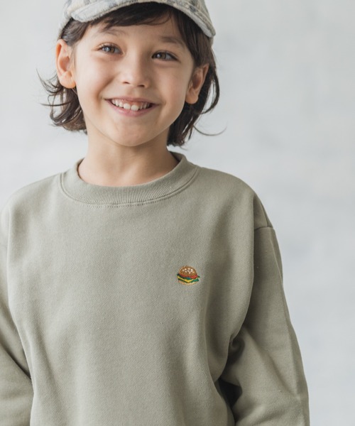 pairmanon(ペアマノン)の「【毛玉になりにくい裏起毛】【かぞくおそろい】ユニセックスワンポイント刺繍トレーナー(スウェット・キッズ・ブルー系その他/グレー系その他2/ブラック×ホワイト/ホワイト系その他/グレー系その他3/ブラウン系その他4/ブラック系その他/グレー系その他/ブラウン系その他5/ベージュ系その他2/ベージュ系その他3/ベージュ系その他/パープル系その他6/ブルー系その他2/ブラック×ブラック/グリーン系その他/ブルー系その他6/ブラック系その他4/ブルー系その他5/ブルー系その他4/グリーン系その他3/イエロー系その他/イエロー系その他2/ベージュ系その他4/ブルー系その他3/ピンク系その他/ピンク系その他2/ピンク系その他3/ブラウン系その他3/ブラウン系その他/パープル系その他/ピンク系その他6・100/110/120/130/140/150/90)」の18枚目の写真