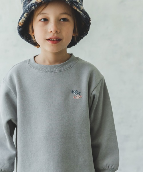 pairmanon(ペアマノン)の「【毛玉になりにくい裏起毛】【かぞくおそろい】ユニセックスワンポイント刺繍トレーナー(スウェット・キッズ・ブルー系その他/グレー系その他2/ブラック×ホワイト/ホワイト系その他/グレー系その他3/ブラウン系その他4/ブラック系その他/グレー系その他/ブラウン系その他5/ベージュ系その他2/ベージュ系その他3/ベージュ系その他/パープル系その他6/ブルー系その他2/ブラック×ブラック/グリーン系その他/ブルー系その他6/ブラック系その他4/ブルー系その他5/ブルー系その他4/グリーン系その他3/イエロー系その他/イエロー系その他2/ベージュ系その他4/ブルー系その他3/ピンク系その他/ピンク系その他2/ピンク系その他3/ブラウン系その他3/ブラウン系その他/パープル系その他/ピンク系その他6・100/110/120/130/140/150/90)」の21枚目の写真