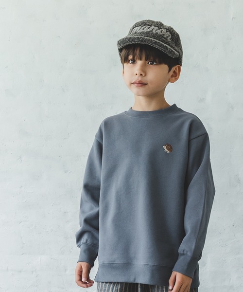 pairmanon(ペアマノン)の「【毛玉になりにくい裏起毛】【かぞくおそろい】ユニセックスワンポイント刺繍トレーナー(スウェット・キッズ・ブルー系その他/グレー系その他2/ブラック×ホワイト/ホワイト系その他/グレー系その他3/ブラウン系その他4/ブラック系その他/グレー系その他/ブラウン系その他5/ベージュ系その他2/ベージュ系その他3/ベージュ系その他/パープル系その他6/ブルー系その他2/ブラック×ブラック/グリーン系その他/ブルー系その他6/ブラック系その他4/ブルー系その他5/ブルー系その他4/グリーン系その他3/イエロー系その他/イエロー系その他2/ベージュ系その他4/ブルー系その他3/ピンク系その他/ピンク系その他2/ピンク系その他3/ブラウン系その他3/ブラウン系その他/パープル系その他/ピンク系その他6・100/110/120/130/140/150/90)」の22枚目の写真