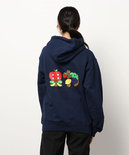FRUIT OF THE LOOM(フルーツオブザルーム)の「MASAKAZU AMAHISAコラボ プルオーバー(パーカー・レディース・ホワイト/ネイビー・S/M/L/XL)」の4枚目の写真