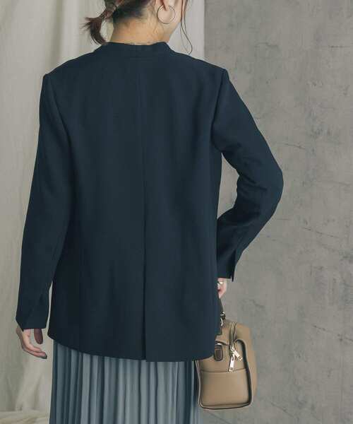 URBAN RESEARCH ROSSO（アーバンリサーチロッソ）の「フロントホックノーカラージャケット（ノーカラージャケット・レディース・ホワイト/ネイビー・FREE）」の15枚目の写真