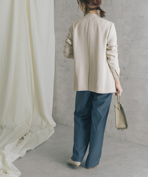 URBAN RESEARCH ROSSO（アーバンリサーチロッソ）の「フロントホックノーカラージャケット（ノーカラージャケット・レディース・ホワイト/ネイビー・FREE）」の16枚目の写真