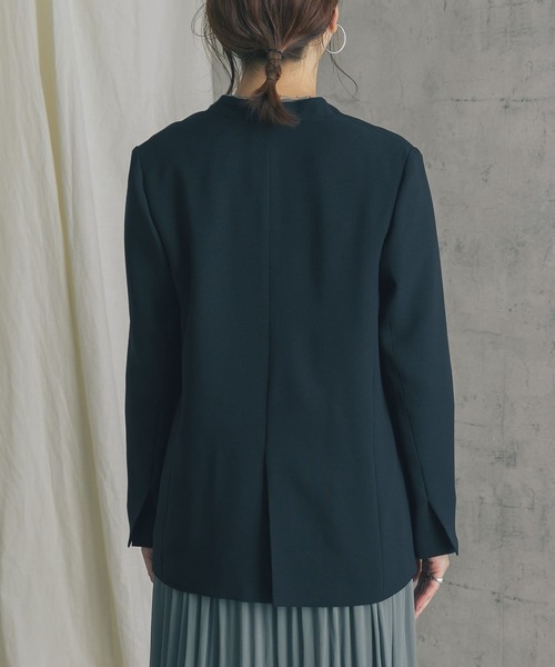 URBAN RESEARCH ROSSO（アーバンリサーチロッソ）の「フロントホックノーカラージャケット（ノーカラージャケット・レディース・ホワイト/ネイビー・FREE）」の8枚目の写真