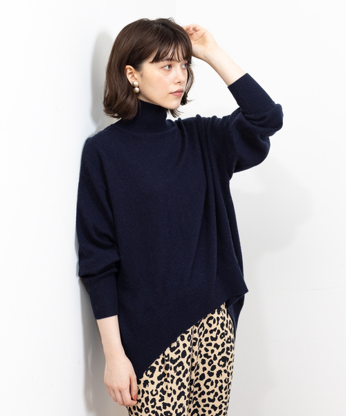 Rouge vif(ルージュヴィフ)の「W/Cashタートルネックプルオーバー(ニット/セーター・レディース・アイボリー/ピンク/グレー/ネイビー・フリー)」の4枚目の写真