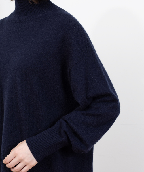 Rouge vif(ルージュヴィフ)の「W/Cashタートルネックプルオーバー(ニット/セーター・レディース・アイボリー/ピンク/グレー/ネイビー・フリー)」の12枚目の写真