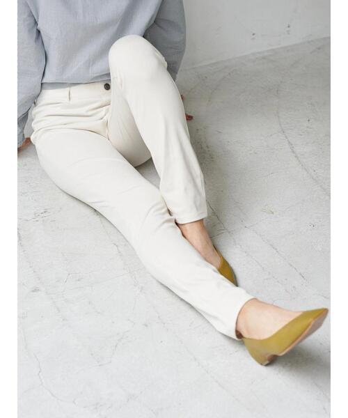 earth music&ecology（アースミュージックアンドエコロジー）の「ストレッチレギンスパンツ ＊（その他パンツ・レディース・カーキ/オフホワイト/ブラック/グレイッシュベージュ・M/L/S）」の5枚目の写真