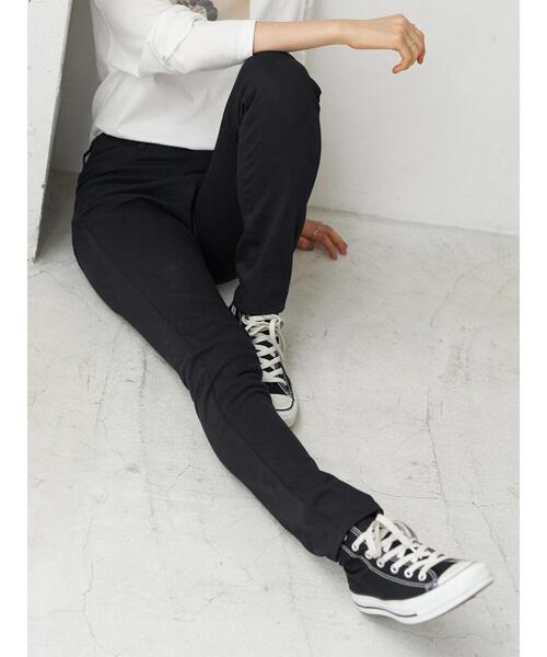 earth music&ecology（アースミュージックアンドエコロジー）の「ストレッチレギンスパンツ ＊（その他パンツ・レディース・カーキ/オフホワイト/ブラック/グレイッシュベージュ・M/L/S）」の6枚目の写真