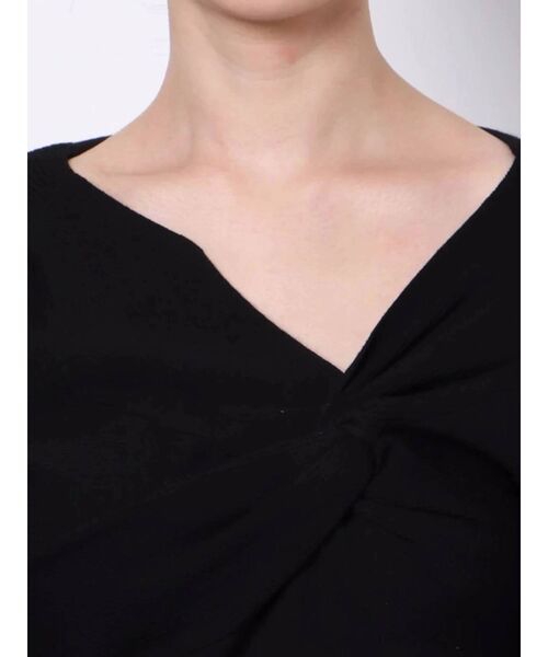 LAGUNAMOON（ラグナムーン）の「アシンメトリークロスニットプルオーバー（ニット/セーター・レディース・アイボリー/ブラック/マスタード・FREE）」の13枚目の写真