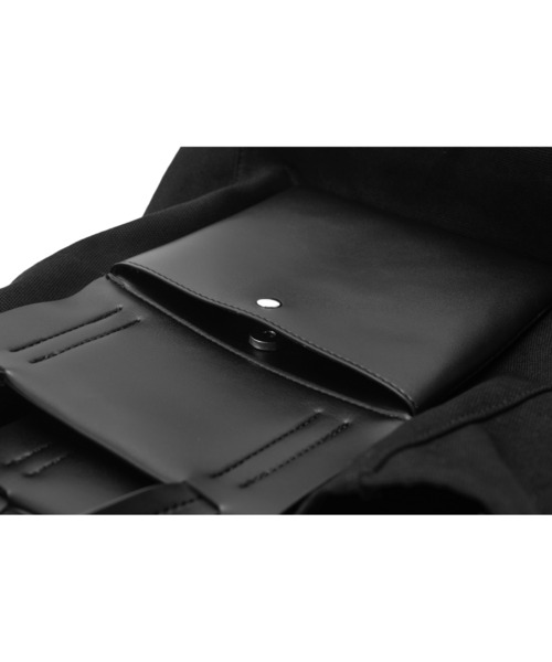 DEVICE+(デバイスプラス)の「DEVICE+ ヴィーガンレザーパネル 2WAY キャンバス トート ショルダーバッグ(ショルダーバッグ・メンズ・ブラック・FREE)」の12枚目の写真