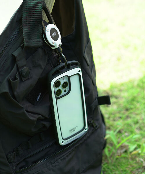 ROOT CO.（ルート）の「ROOT CO. / GRAVITY Shock Resist Case Elk. for iPhone13Pro（スマホケース/カバー・メンズ・カーキ/ホワイト/ブラック・ONE SIZE）」の4枚目の写真