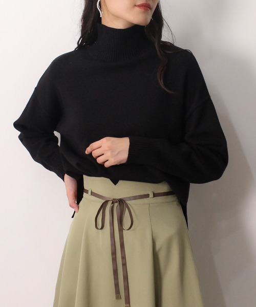 ASTORIA ODIER(アストリアオディール)の「アンゴラライクハイネックニット(ニット/セーター・レディース・イエロー/マジェンタ/モカ/ホワイト/チャコールグレー/ブラック/ピンク/サックスブルー・MEDIUM)」の2枚目の写真