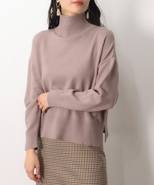 ASTORIA ODIER(アストリアオディール)の「アンゴラライクハイネックニット(ニット/セーター・レディース・イエロー/マジェンタ/モカ/ホワイト/チャコールグレー/ブラック/ピンク/サックスブルー・MEDIUM)」の4枚目の写真
