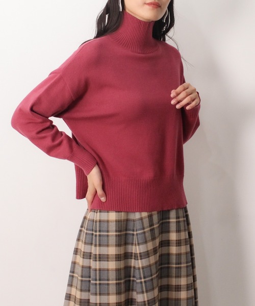ASTORIA ODIER(アストリアオディール)の「アンゴラライクハイネックニット(ニット/セーター・レディース・イエロー/マジェンタ/モカ/ホワイト/チャコールグレー/ブラック/ピンク/サックスブルー・MEDIUM)」の17枚目の写真