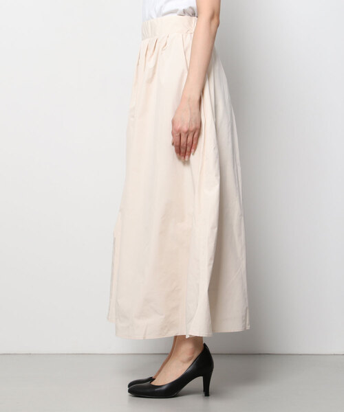 NEUNA（ヌナ）の「【ふんわりフレアで大人の落ち感】ナイロンフレアロングスカート（スカート・レディース・ホワイト/チャコールグレー/イエロー・SMALL/FREE）」の9枚目の写真