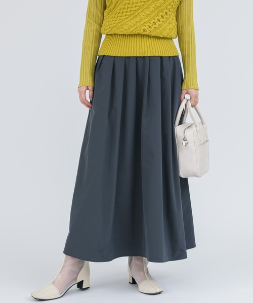 NEUNA（ヌナ）の「【ふんわりフレアで大人の落ち感】ナイロンフレアロングスカート（スカート・レディース・ホワイト/チャコールグレー/イエロー・SMALL/FREE）」の3枚目の写真