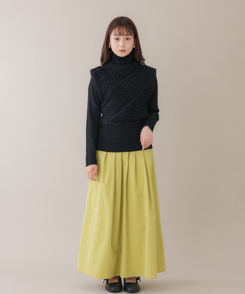 NEUNA（ヌナ）の「【ふんわりフレアで大人の落ち感】ナイロンフレアロングスカート（スカート・レディース・ホワイト/チャコールグレー/イエロー・SMALL/FREE）」の18枚目の写真