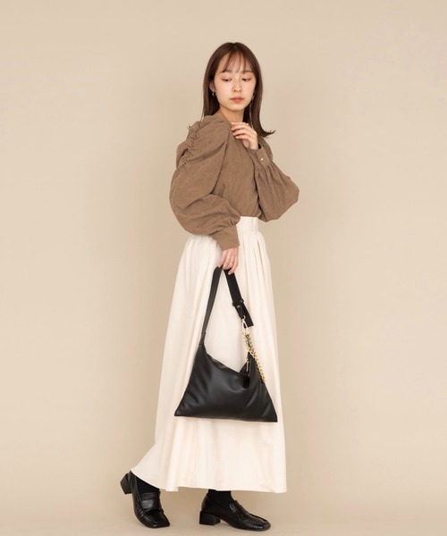 NEUNA（ヌナ）の「【ふんわりフレアで大人の落ち感】ナイロンフレアロングスカート（スカート・レディース・ホワイト/チャコールグレー/イエロー・SMALL/FREE）」の8枚目の写真