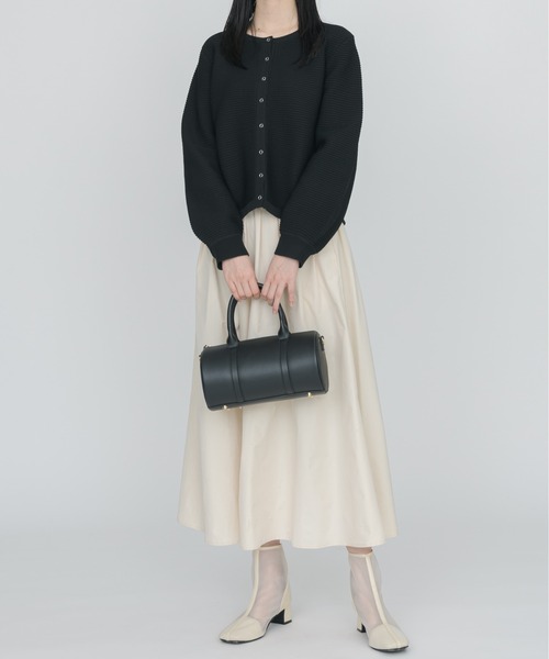 NEUNA（ヌナ）の「【ふんわりフレアで大人の落ち感】ナイロンフレアロングスカート（スカート・レディース・ホワイト/チャコールグレー/イエロー・SMALL/FREE）」の15枚目の写真