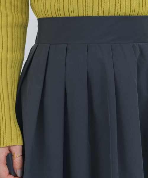 NEUNA（ヌナ）の「【ふんわりフレアで大人の落ち感】ナイロンフレアロングスカート（スカート・レディース・ホワイト/チャコールグレー/イエロー・SMALL/FREE）」の14枚目の写真