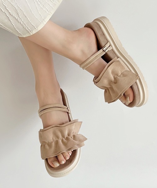 Shoes in Closet（シューズインクローゼット）の「軽量厚底  2WAY ボリューム ラッフル / フリル サンダル 6908（サンダル・レディース・ブラック/アイボリー/ライトピンク/ライトベージュ/グリーン系その他2/オフホワイト/ブラック×ブラック/ダークブラウン・LL/S/M/L/3L/XS）」の13枚目の写真