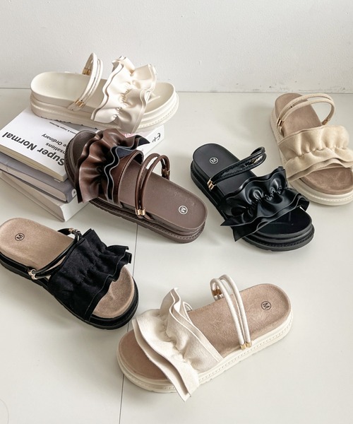 Shoes in Closet（シューズインクローゼット）の「【ドット柄が再々入荷中】軽量厚底  2WAY ボリューム ラッフル / フリル サンダル 6908（サンダル・レディース・ブラック/アイボリー/ライトピンク/ライトベージュ/グリーン系その他2/オフホワイト/ブラック×ブラック/ダークブラウン/ブラック系3/アイボリー系3・LL/S/M/L/3L/XS）」の16枚目の写真