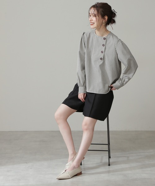 N.（N. Natural Beauty Basic）（エヌエヌナチュラルビューティーベーシック）の「◆ビックボタンブラウス（シャツ/ブラウス・レディース・オフホワイト/オレンジ/ブラック系その他・MEDIUM）」の8枚目の写真