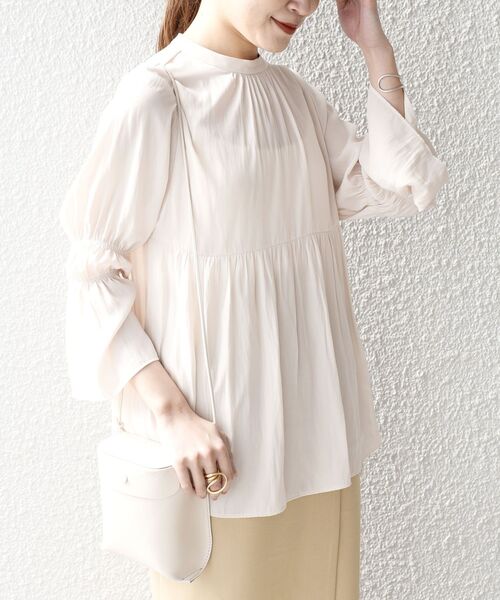 SHIPS(シップス)の「*〈洗濯機可能〉カッセンシャーリングギャザースリーブブラウス◆(シャツ/ブラウス・レディース・ライトグレー/ブラック/ネイビー/オフホワイト/イエロー・ONE SIZE)」の22枚目の写真