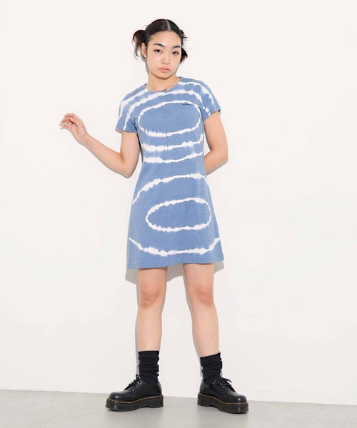 X-girl（エックスガール）の「CIRCLE TIE-DYE S/S DRESS（ワンピース・レディース・ネイビー/ベージュ・S/M）」の2枚目の写真
