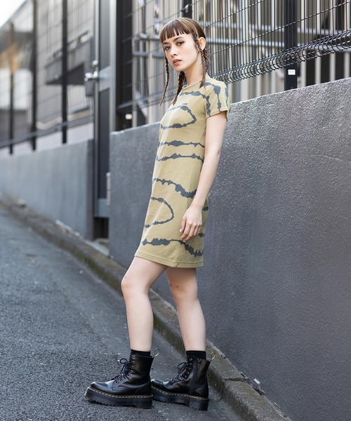 X-girl（エックスガール）の「CIRCLE TIE-DYE S/S DRESS（ワンピース・レディース・ネイビー/ベージュ・S/M）」の6枚目の写真