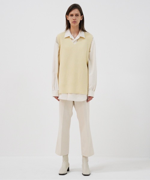 UNDECORATED(アンデコレイテッド)の「UNDECORATED アンデコレイテッド / MF Wool Knit Vest Vネック ウールニットベスト / UDF22804(ベスト・レディース・ブラック/キナリ・FREE)」の11枚目の写真