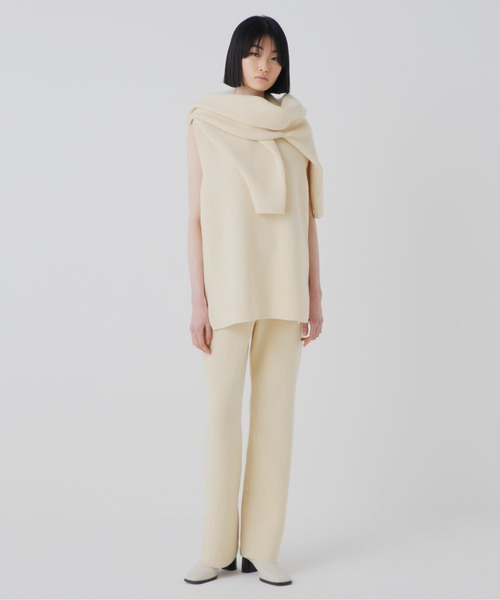 UNDECORATED(アンデコレイテッド)の「UNDECORATED アンデコレイテッド / MF Wool Knit Vest Vネック ウールニットベスト / UDF22804(ベスト・レディース・ブラック/キナリ・FREE)」の4枚目の写真